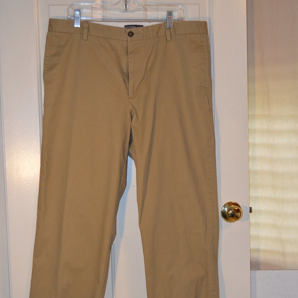 Dockers Straight Fit D2 casual pants sz 38 x 30